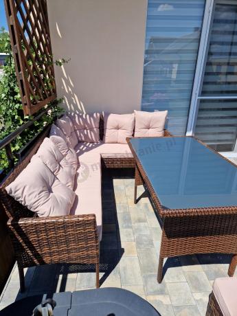 Brązowy narożnik ogrodowy z wysokim stołem 120cm i 3 pufami Torino Corner