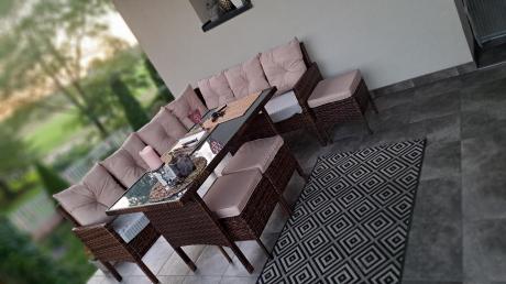 Brązowy narożnik ogrodowy z wysokim stołem 120cm i 3 pufami Torino Corner