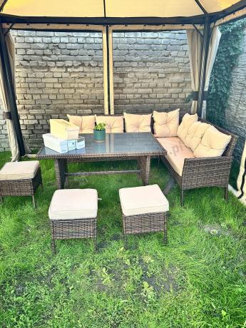 Brązowy narożnik ogrodowy z wysokim stołem 120cm i 3 pufami Torino Corner
