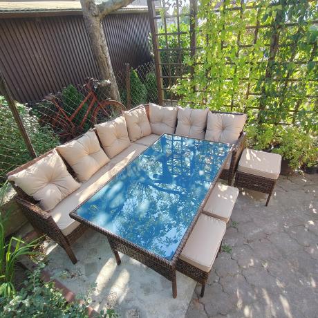 Brązowy narożnik ogrodowy z wysokim stołem 120cm i 3 pufami Torino Corner