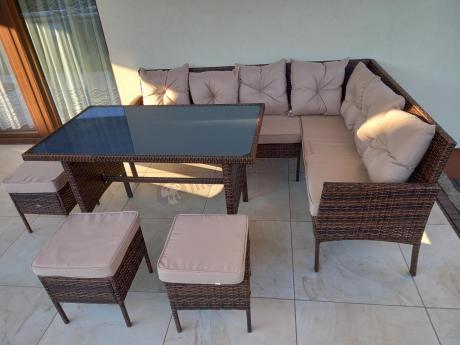 Brązowy narożnik ogrodowy z wysokim stołem 120cm i 3 pufami Torino Corner