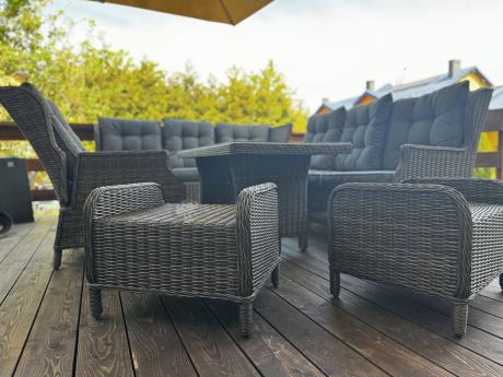 Brązowy narożnik z technorattanu Laritto 251x195cm z wysokim stołem i fotelem - Dark Brown