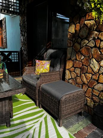 Brązowy narożnik z technorattanu Laritto 251x195cm z wysokim stołem i fotelem - Dark Brown