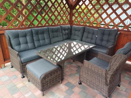 Brązowy narożnik z technorattanu Laritto 251x195cm z wysokim stołem i fotelem - Dark Brown