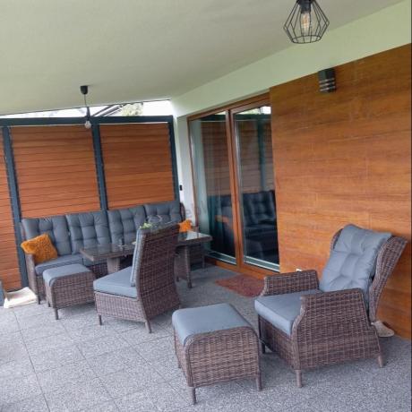 Brązowy narożnik z technorattanu Laritto 251x195cm z wysokim stołem i fotelem - Dark Brown