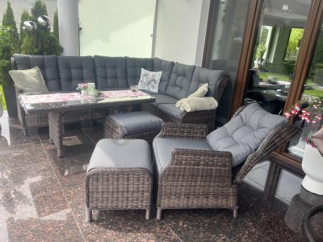 Brązowy narożnik z technorattanu Laritto 251x195cm z wysokim stołem i fotelem - Dark Brown