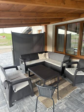 Brązowy zestaw dla 8 osób z narożnikiem, stołem podnoszonym i dwoma fotelami Relly VI