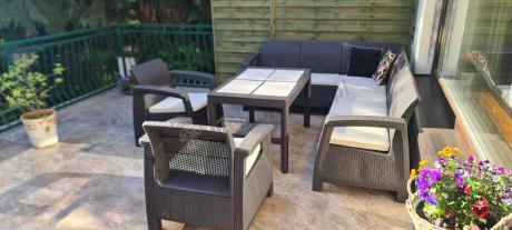 Brązowy zestaw dla 8 osób z narożnikiem, stołem podnoszonym i dwoma fotelami Relly VI