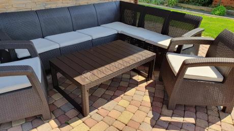 Brązowy zestaw dla 8 osób z narożnikiem, stołem podnoszonym i dwoma fotelami Relly VI