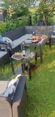 Brązowy zestaw dla 8 osób z narożnikiem, stołem podnoszonym i dwoma fotelami Relly VI