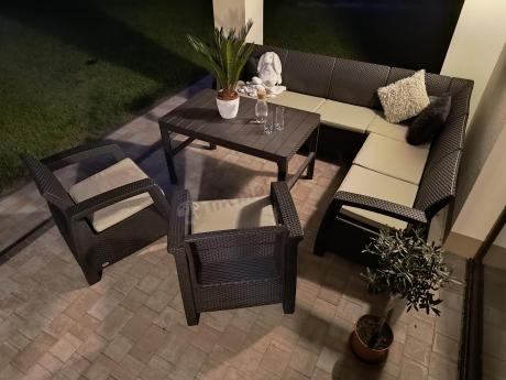 Brązowy zestaw dla 8 osób z narożnikiem, stołem podnoszonym i dwoma fotelami Relly VI