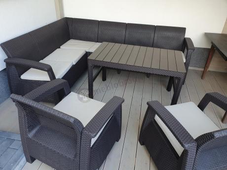 Brązowy zestaw dla 8 osób z narożnikiem, stołem podnoszonym i dwoma fotelami Relly VI