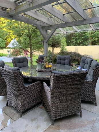 Brązowy zestaw mebli obiadowych na taras Laritto 8+1 okrągły stół - technorattan