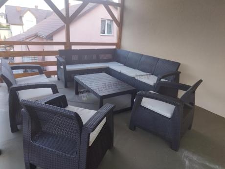 Brązowy zestaw ogrodowy dla 10 osób z narożnikiem, stołem podnoszonym i trzema fotelami Relly VII