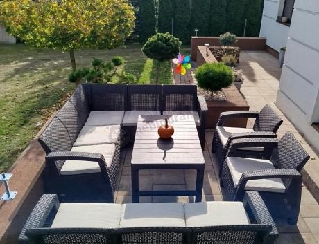 Brązowy zestaw ogrodowy dla 10 osób z narożnikiem, stołem podnoszonym i trzema fotelami Relly VII