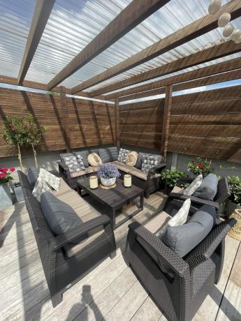 Brązowy zestaw ogrodowy dla 10 osób z narożnikiem, stołem podnoszonym i trzema fotelami Relly VII