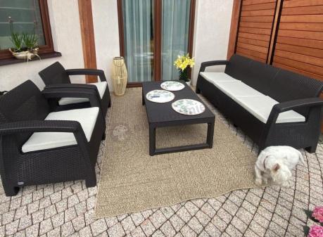 Brązowy zestaw ogrodowy dla 5 osób