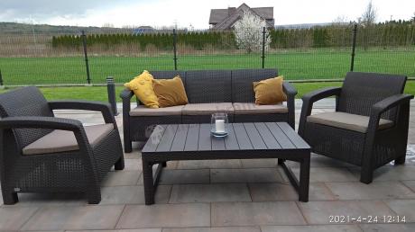 Brązowy zestaw ogrodowy dla 5 osób