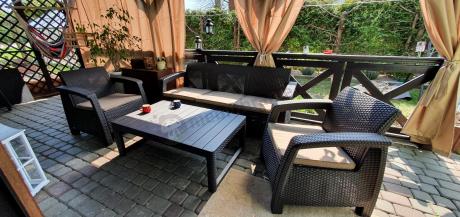 Brązowy zestaw ogrodowy dla 5 osób