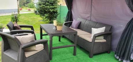 Brązowy zestaw ogrodowy dla 5 osób