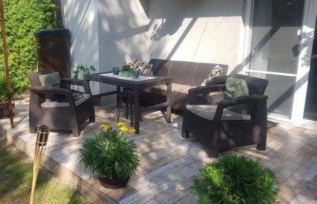 Brązowy zestaw ogrodowy dla 5 osób