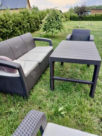 Brązowy zestaw ogrodowy dla 5 osób