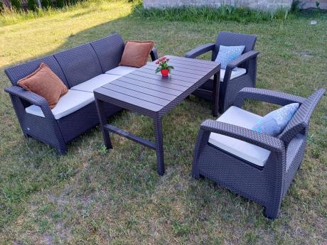 Brązowy zestaw ogrodowy dla 5 osób