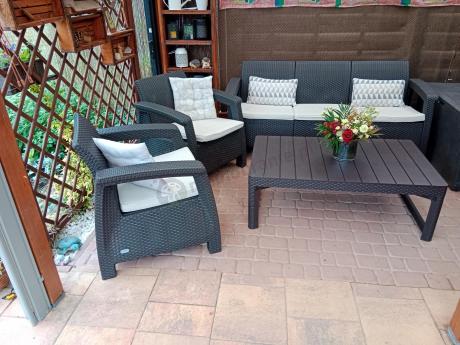 Brązowy zestaw ogrodowy dla 5 osób