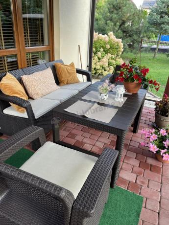 Brązowy zestaw ogrodowy dla 5 osób