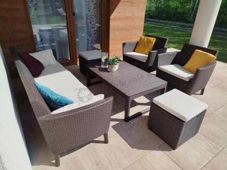 Brązowy zestaw ogrodowy z regulowanym stołem na 7 osób Meblobranie S3LP