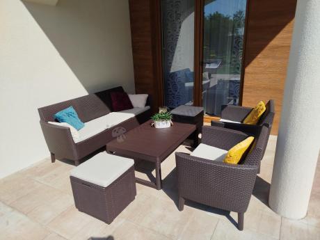 Brązowy zestaw ogrodowy z regulowanym stołem na 7 osób Meblobranie S3LP