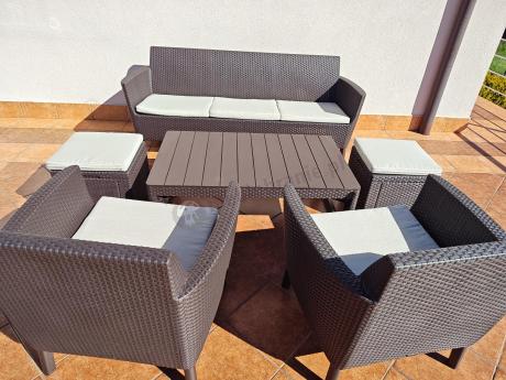 Brązowy zestaw ogrodowy z regulowanym stołem na 7 osób Meblobranie S3LP