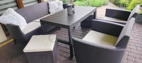 Brązowy zestaw ogrodowy z regulowanym stołem na 7 osób Meblobranie S3LP