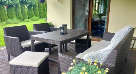 Brązowy zestaw ogrodowy z regulowanym stołem na 7 osób Meblobranie S3LP