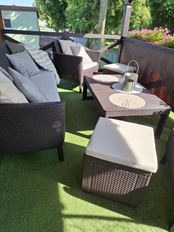 Brązowy zestaw ogrodowy z regulowanym stołem na 7 osób Meblobranie S3LP