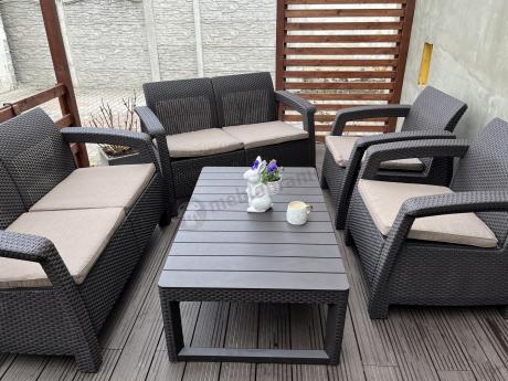 Brązowy zestaw ogrodowy z regulowanym stolikiem