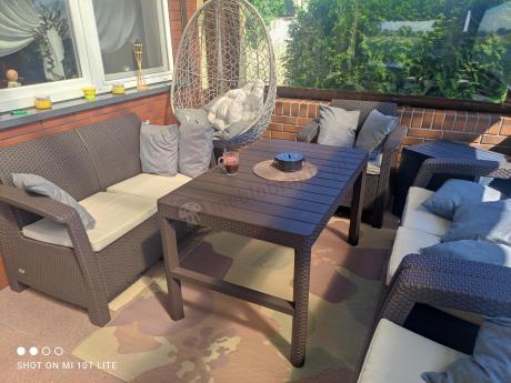 Brązowy zestaw ogrodowy z regulowanym stolikiem