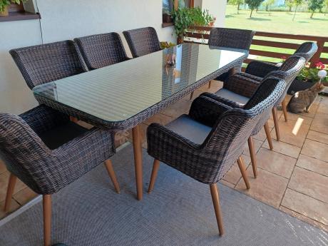 Brązowy zestaw ogrodowy ze stołem obiadowym 220cm i 8 fotelami technorattanowymi Tonitto Dining 8+1