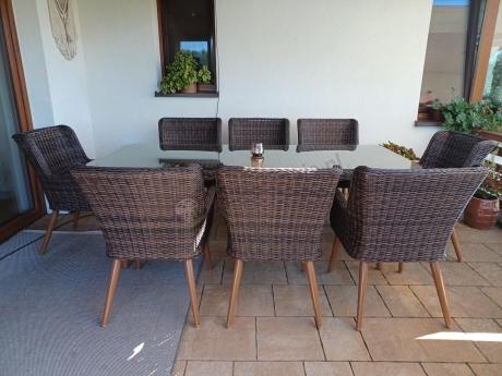 Brązowy zestaw ogrodowy ze stołem obiadowym 220cm i 8 fotelami technorattanowymi Tonitto Dining 8+1