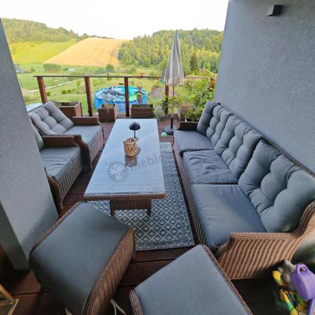 Brązowy zestaw technorattanowy tarasowy Laritto Dining + pufy - Brown