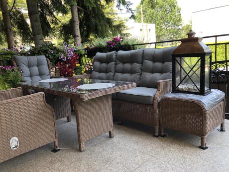 Brązowy zestaw technorattanowy tarasowy Laritto Dining + pufy - Brown