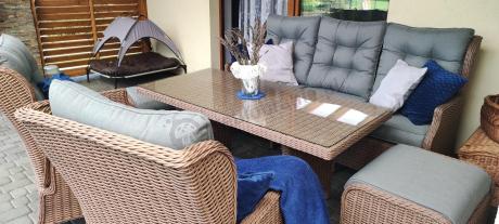 Brązowy zestaw technorattanowy tarasowy Laritto Dining + pufy - Brown