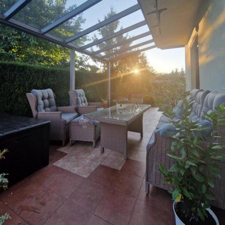 Brązowy zestaw technorattanowy tarasowy Laritto Dining + pufy - Brown