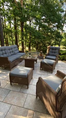 Brązowy zestaw technorattanowy tarasowy Laritto Dining + pufy - Brown