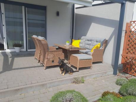 Brązowy zestaw technorattanowy tarasowy Laritto Dining + pufy - Brown