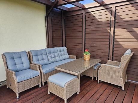 Brązowy zestaw technorattanowy tarasowy Laritto Dining + pufy - Brown