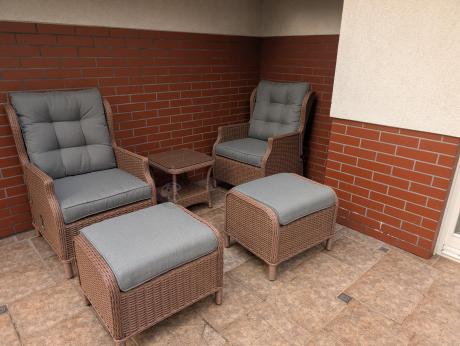 Brązowy zestaw wypoczynkowy z technorattanu z funkcją Relax Laritto Duo - Brown