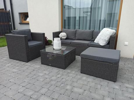Ciemnoszary zestaw mebli ogrodowych ze stolikiem kawowym