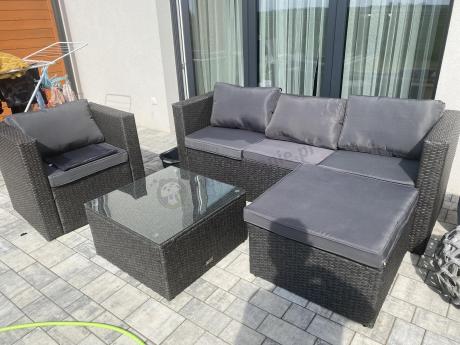 Ciemnoszary zestaw mebli ogrodowych ze stolikiem kawowym