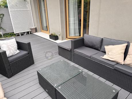 Ciemnoszary zestaw mebli ogrodowych ze stolikiem kawowym